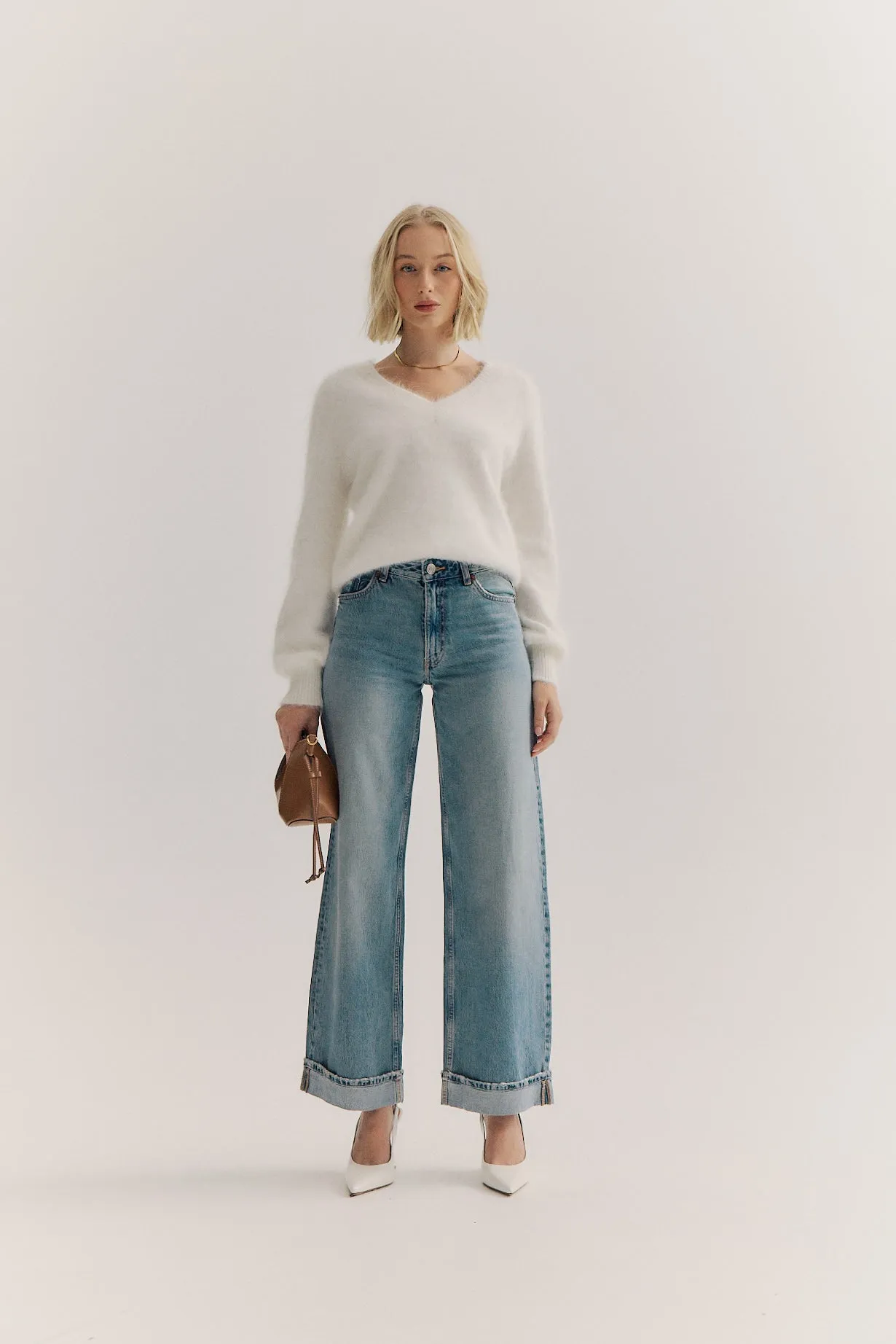 Isabella V Neck - Snow