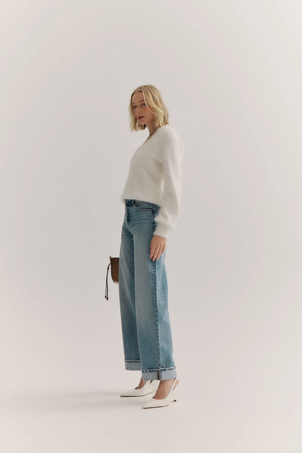 Isabella V Neck - Snow